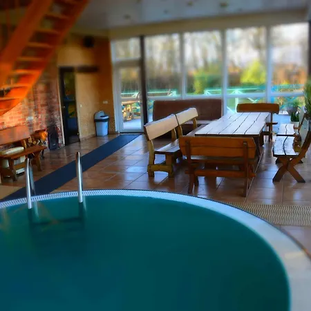 Semesterbostad Atostogu Namas Su Baseinu, Jacuzzi Ir Pirtimi