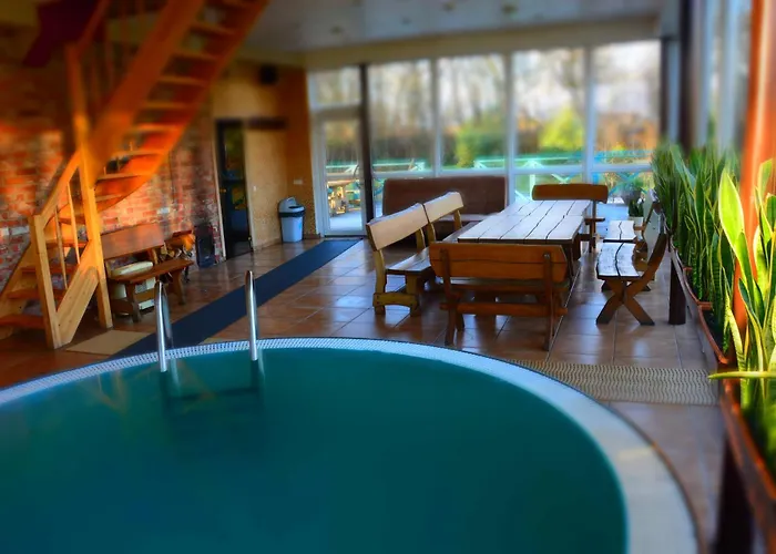 Semesterbostad Atostogu Namas Su Baseinu, Jacuzzi Ir Pirtimi